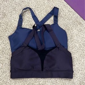 Under Armour fitted Sports Bra in Blue sets Of 2